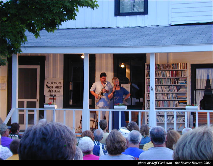 2music-on-the-porch-2002-78