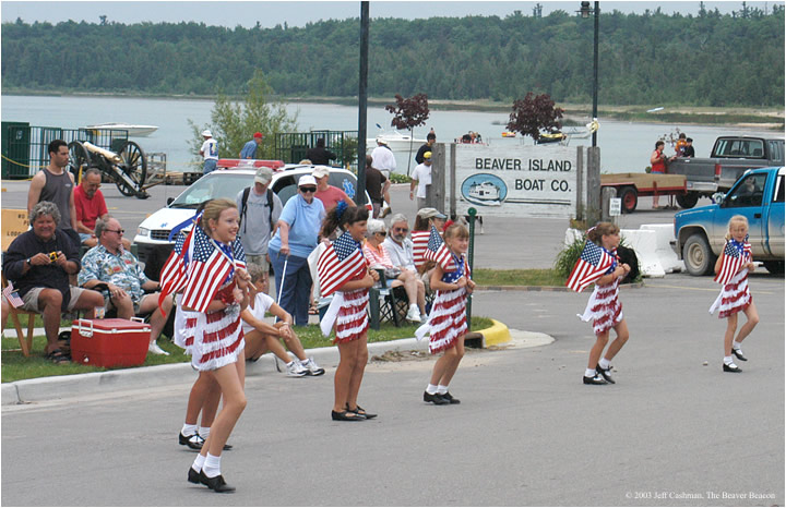 2Beaver_Beacon_Beaver_Island_4th_of_July_2003_JC_5663