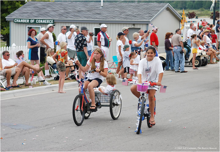 2Beaver_Beacon_Beaver_Island_4th_of_July_2003_JC_5745