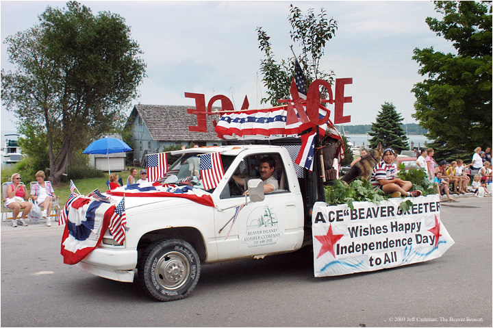 2Beaver_Beacon_Beaver_Island_4th_of_July_2003_JC_5794