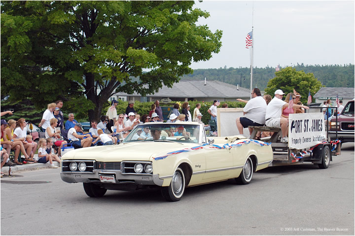 2Beaver_Beacon_Beaver_Island_4th_of_July_2003_JC_5828