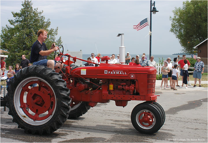 2Beaver_Beacon_Beaver_Island_4th_of_July_2003_JC_5993