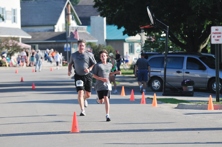 Beaver-Beacon-News-Beaver-Island-Marathon-JJC_5514