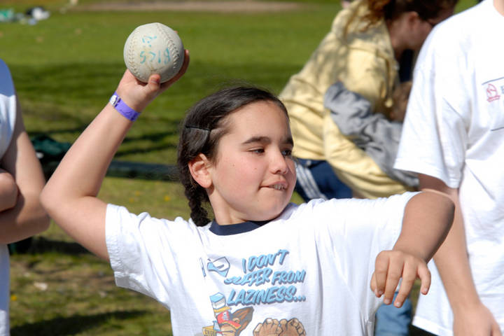 softball-throw